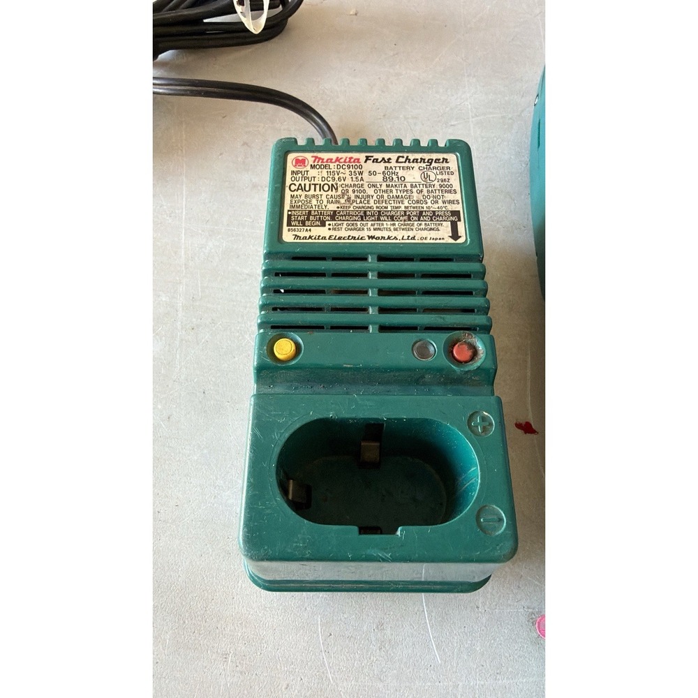 MAKITA DA391D  9.6V 3/8" Cordless Right‎ Angle Drill  With Charge No Battery